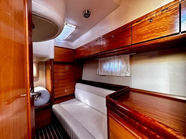 Bavaria 33 Sport used - hero image 13