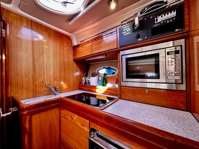 Bavaria 33 Sport used - hero image 19