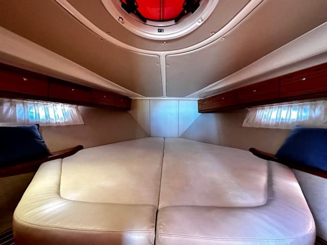 Bavaria 33 Sport used - hero image 16