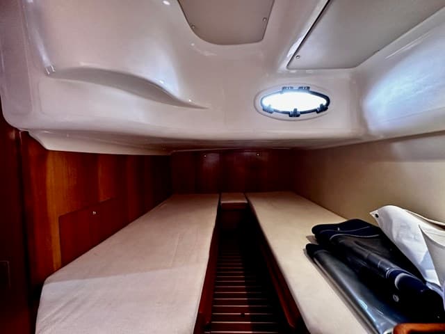 Bavaria 33 Sport used - hero image 14