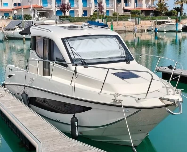 Quicksilver 905 Weekend - Deck View Quicksilver 905 Weekend - Deck View