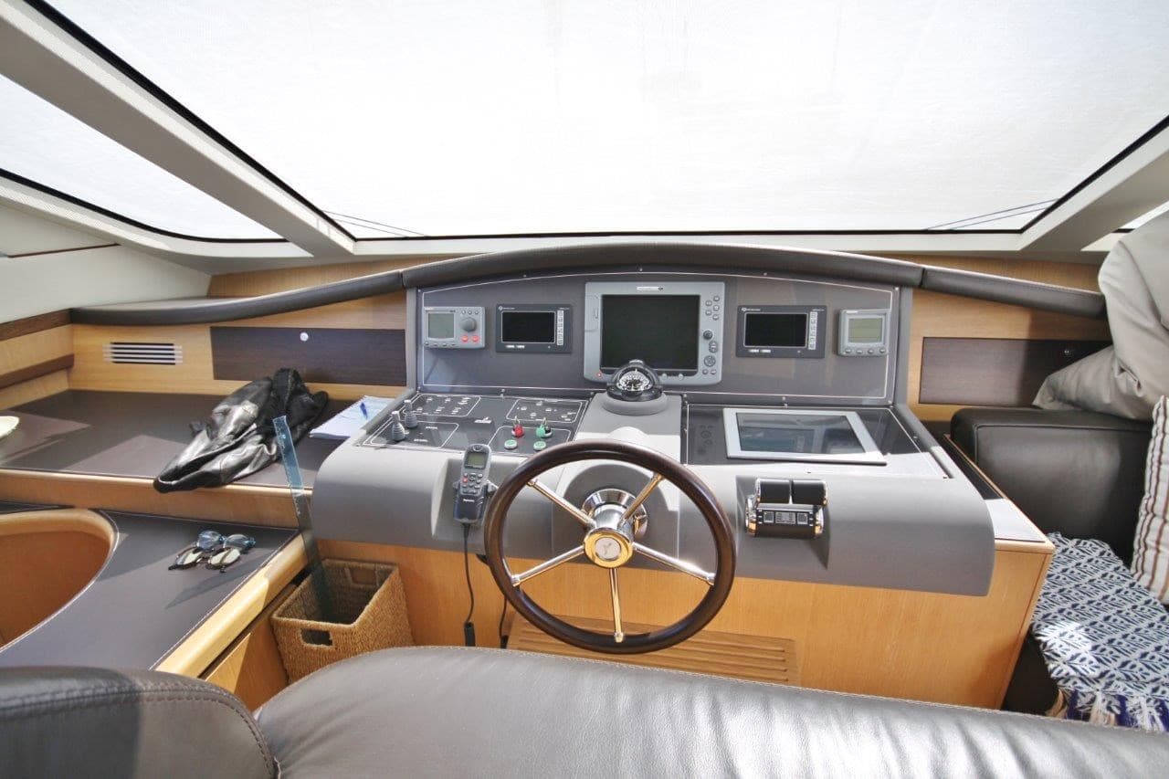 Abacus Marine Abacus 70 - Deck View Abacus Marine Abacus 70 - Deck View