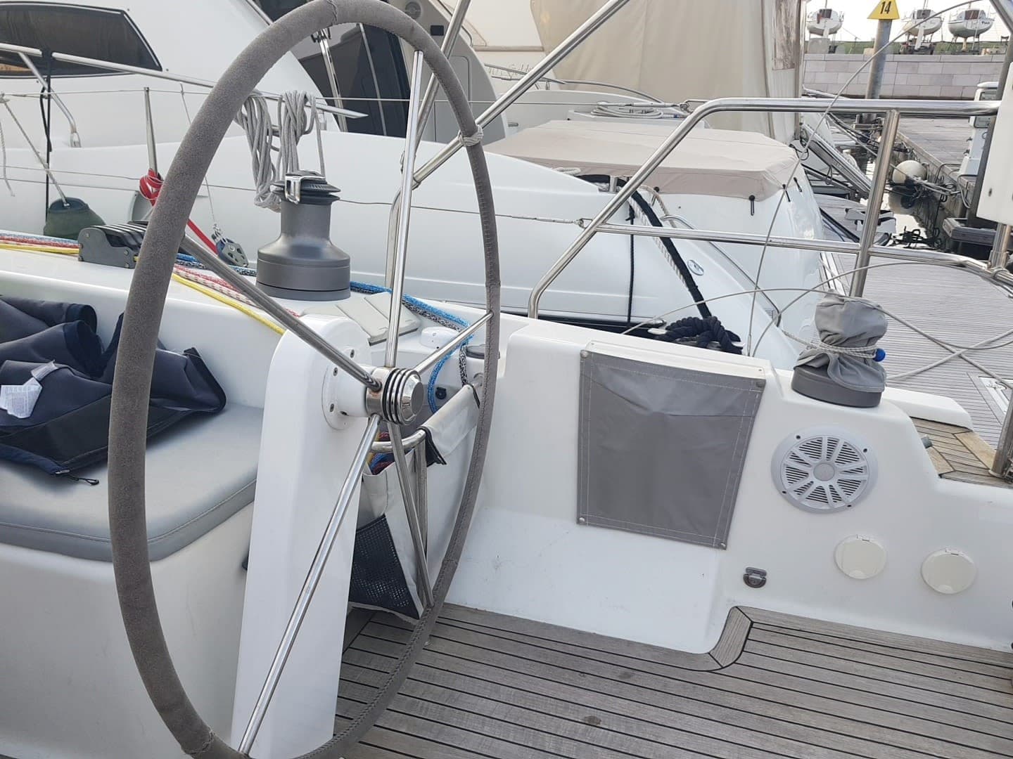 Hanse Hanse 470 E - Deck View Hanse Hanse 470 E - Deck View