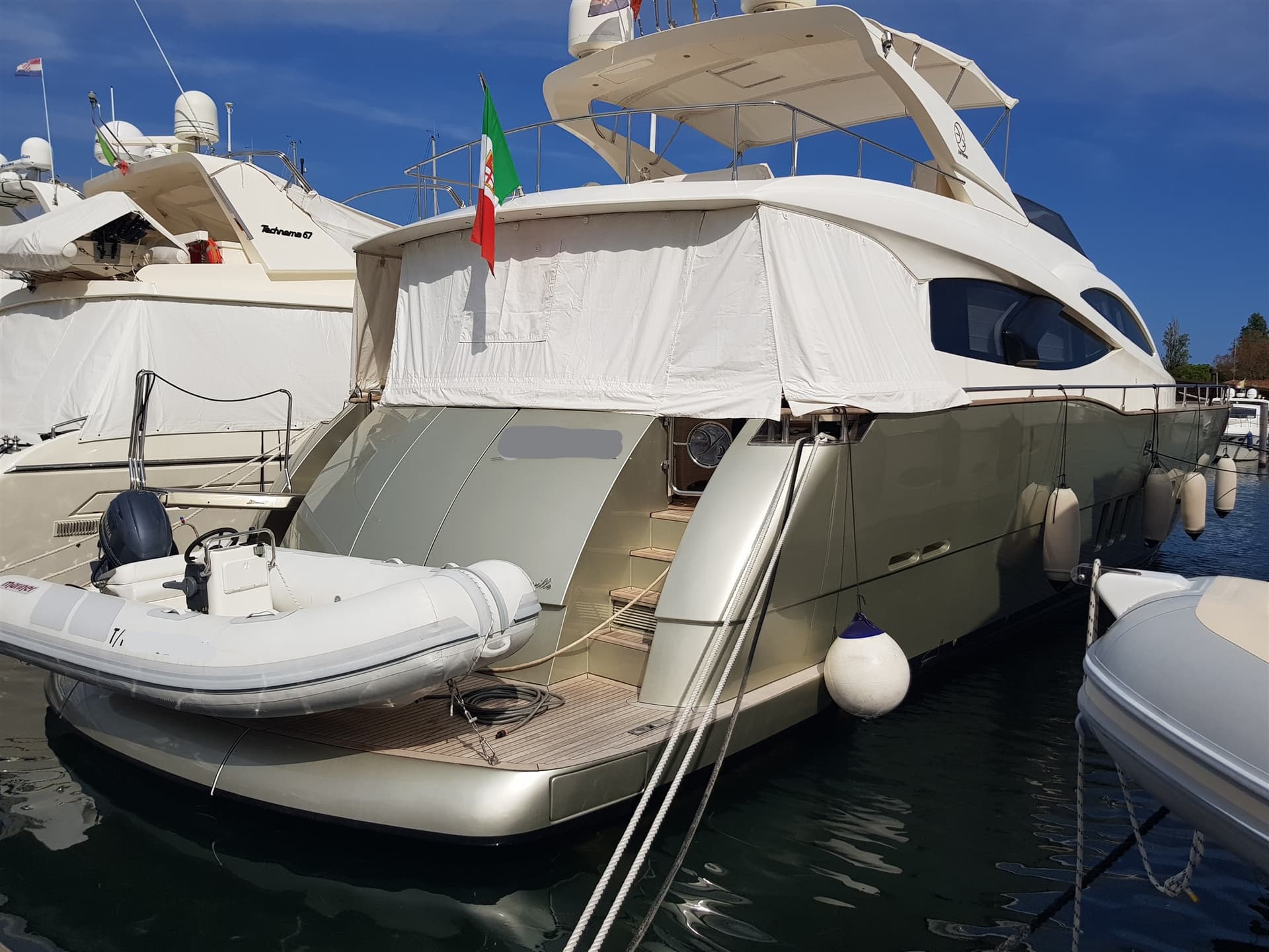 Evo Marine Deauville 76 - Detail View 1 Evo Marine Deauville 76 - Detail View 1