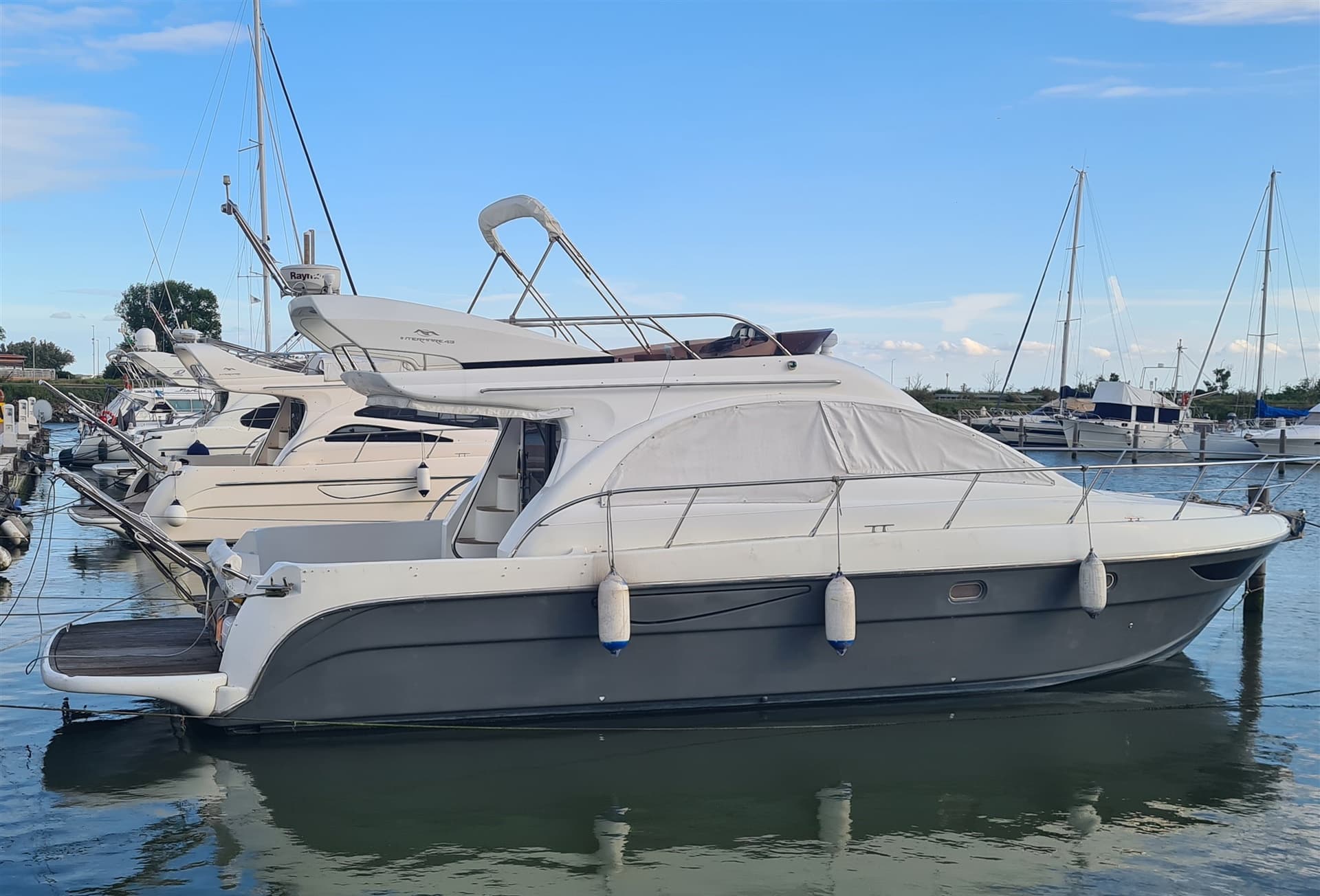 Intermare Intermare 43 - Main View Intermare Intermare 43 - Main View