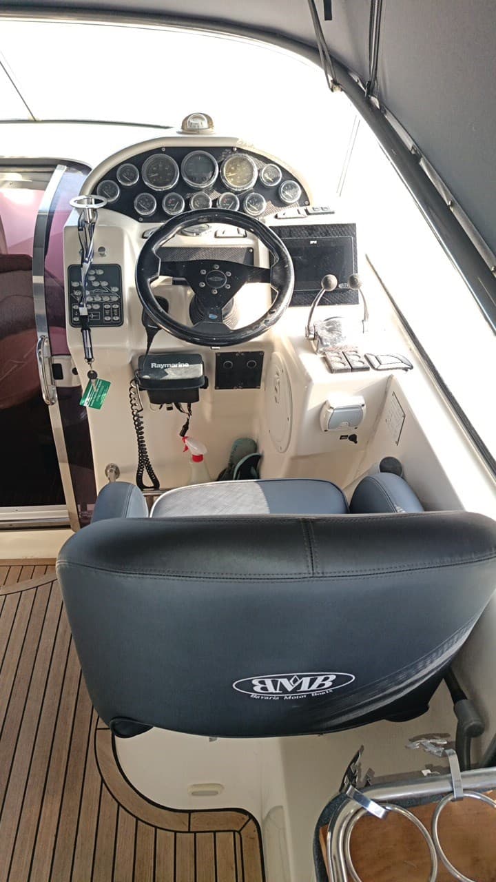 Bavaria 32 Sport - Deck View Bavaria 32 Sport - Deck View