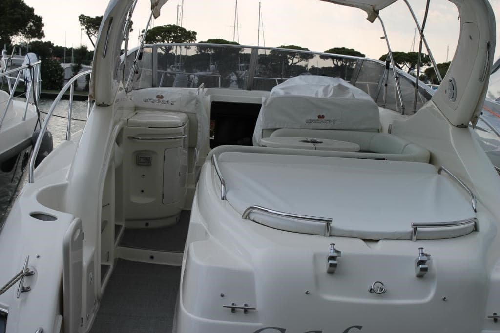 Cranchi Endurance 39 - Deck View Cranchi Endurance 39 - Deck View