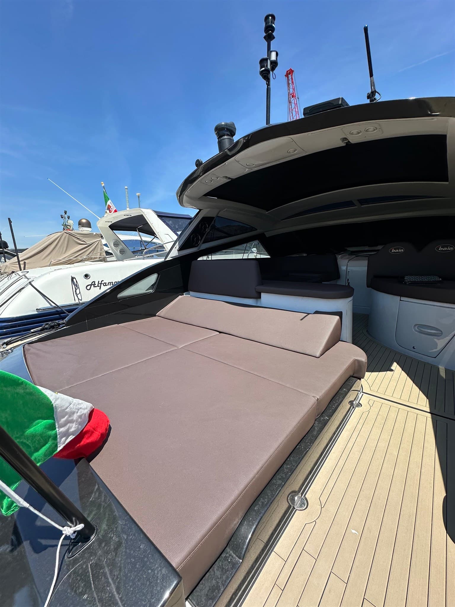 Baia Flash 48 - Deck View Baia Flash 48 - Deck View