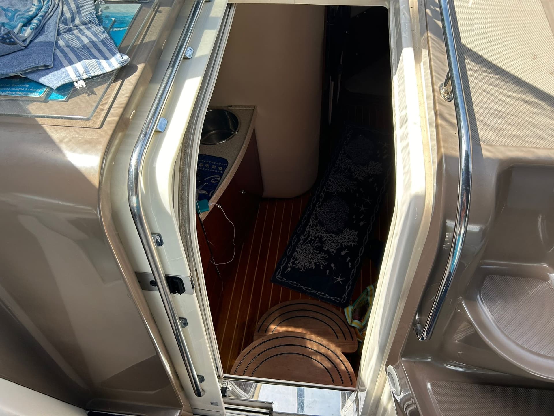 Regal Marine 3760 Commodore usato - foto hero 9