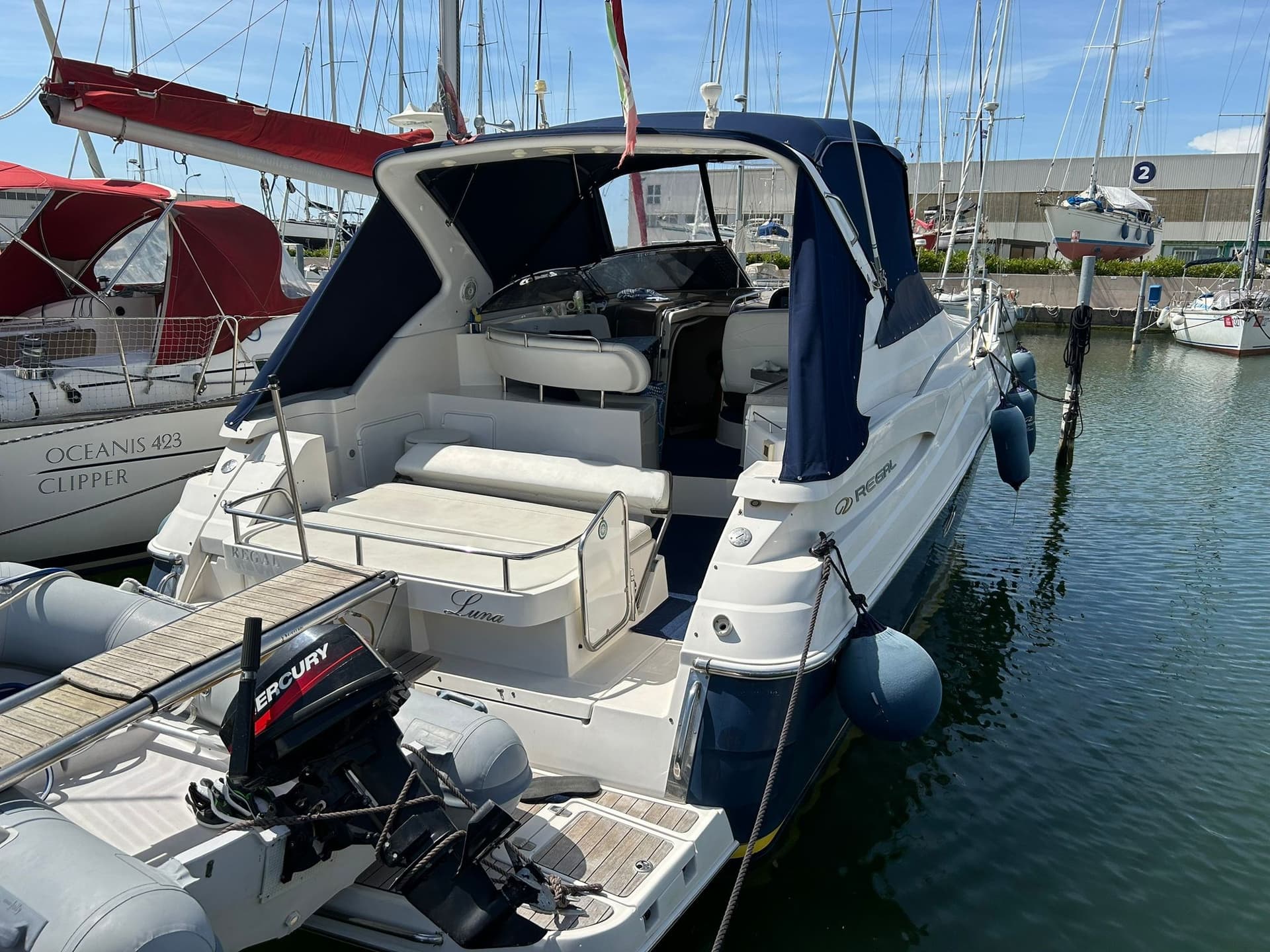 Regal Marine 3760 Commodore usato - vista principale