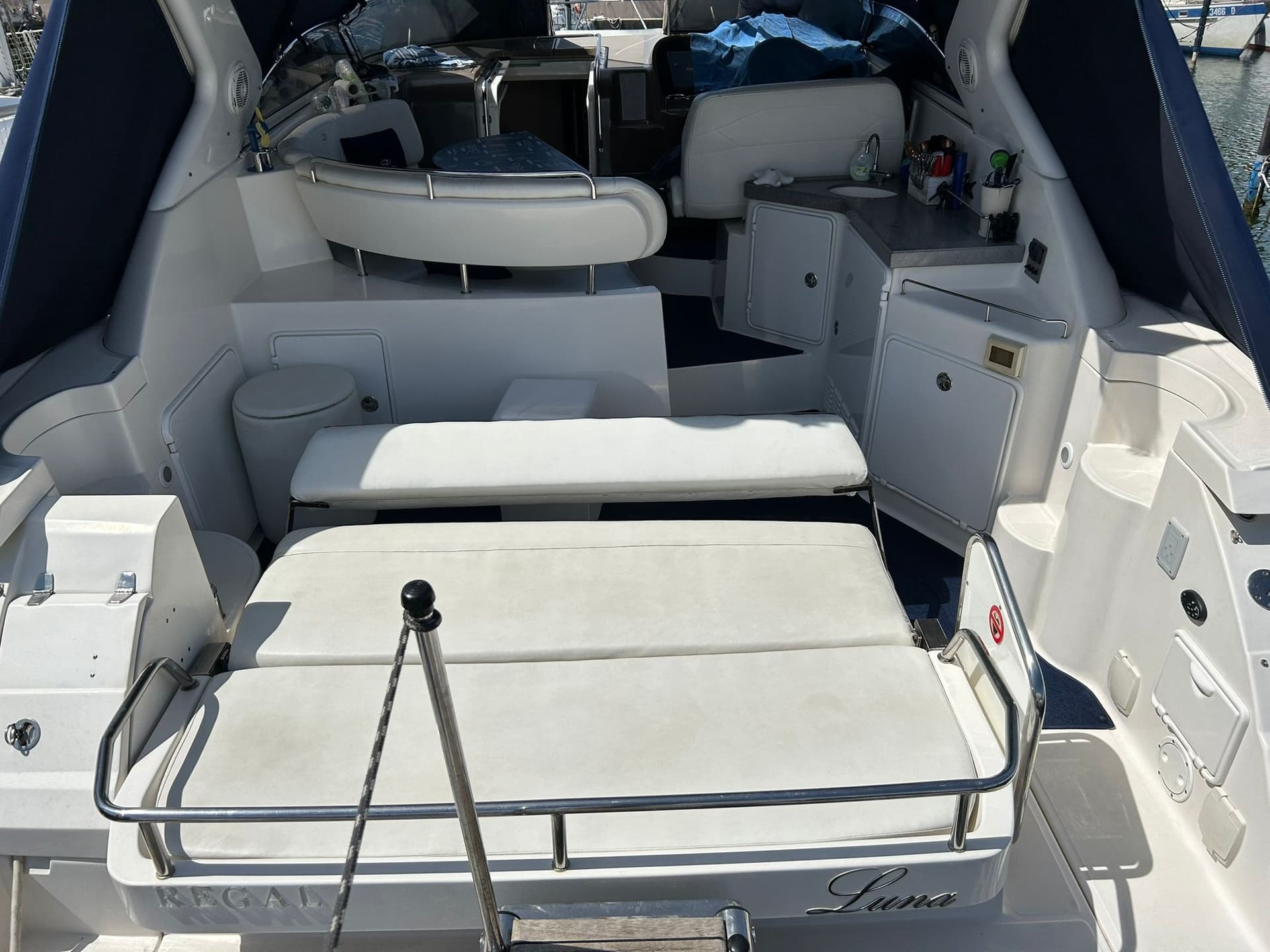 Regal Marine 3760 Commodore usato - foto hero 6