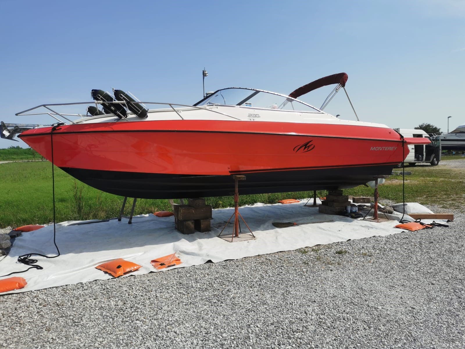 Monterey Boats 236 Montura - Detail View 1 Monterey Boats 236 Montura - Detail View 1