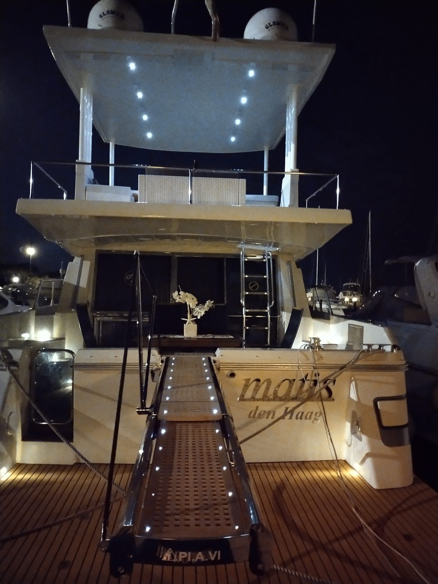 Mochi Craft Mochi 46 - Interior View Mochi Craft Mochi 46 - Interior View