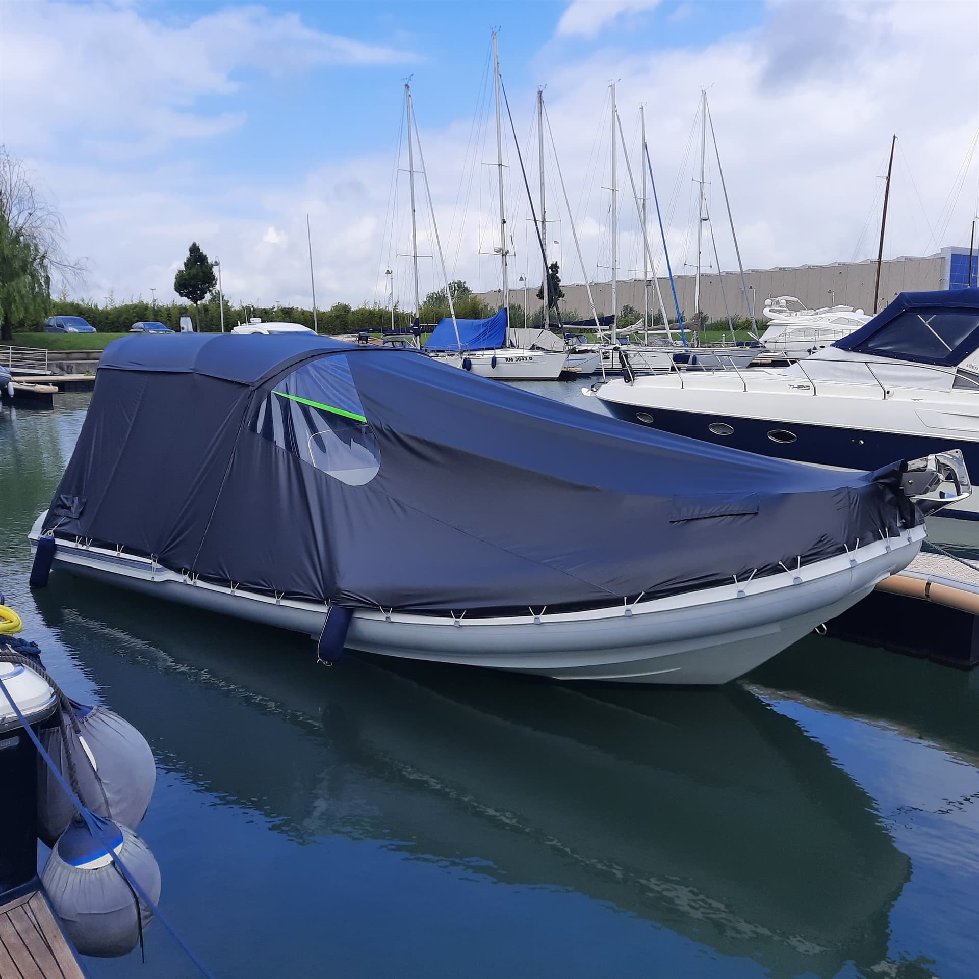 Trimarine 770 Cabin - Interior View Trimarine 770 Cabin - Interior View