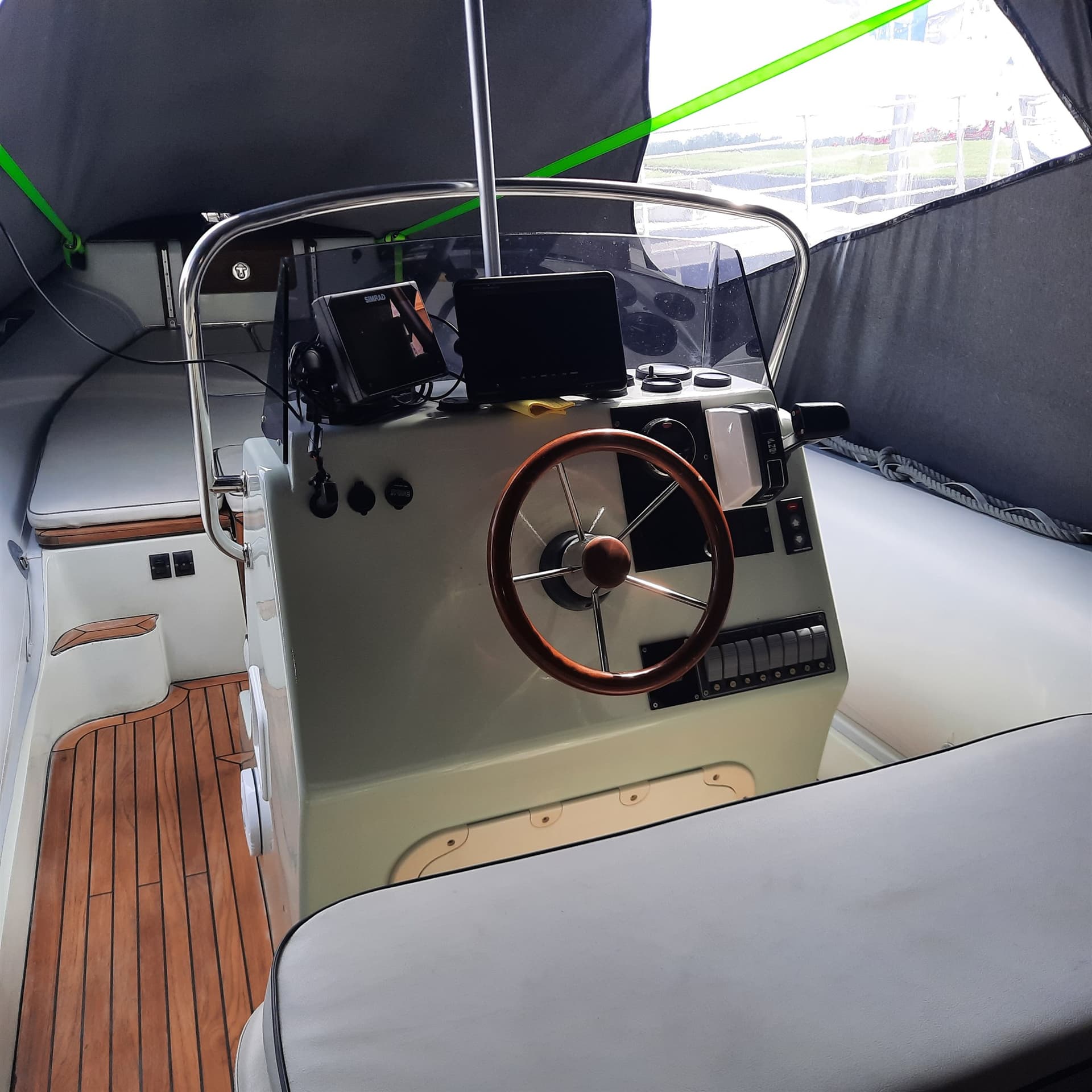 Trimarine 770 Cabin used - detail 4