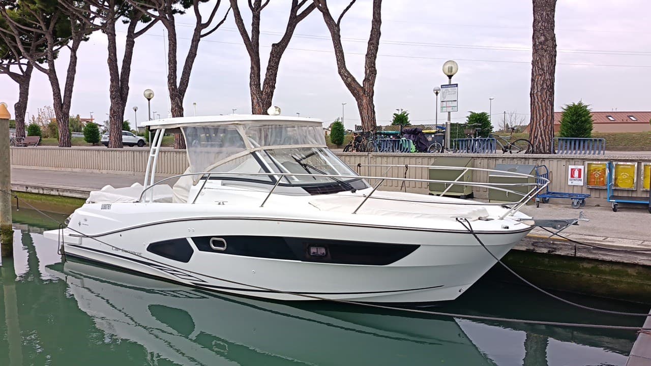 Jeanneau Cap Camarat 10.5 Wa - Main View Jeanneau Cap Camarat 10.5 Wa - Main View