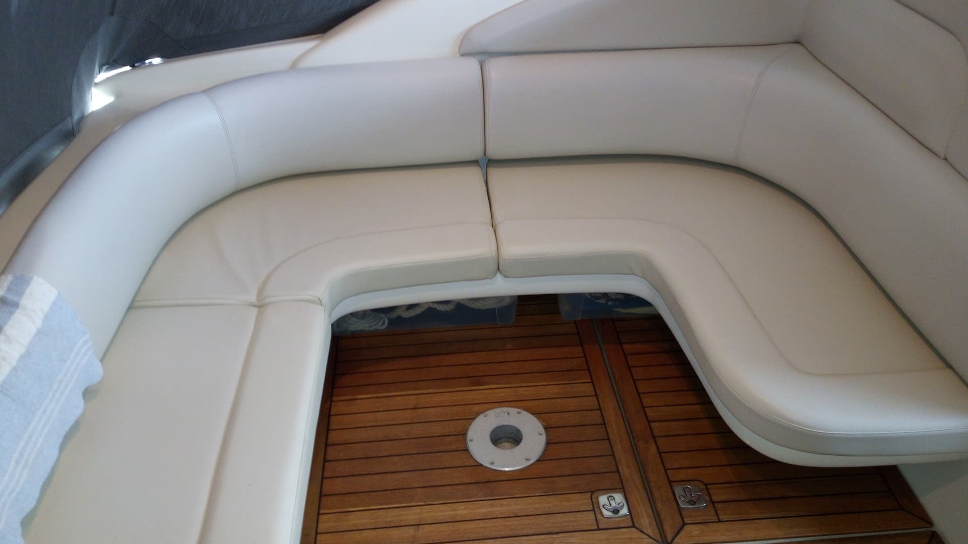 Cranchi Zaffiro 34 - Interior View Cranchi Zaffiro 34 - Interior View