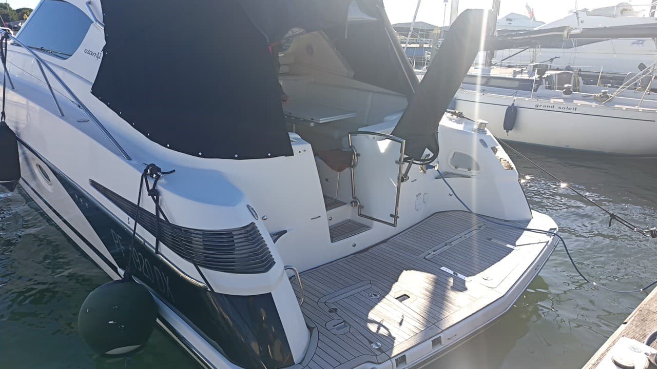 Elan Marine Elan 42 Power - Interior View Elan Marine Elan 42 Power - Interior View