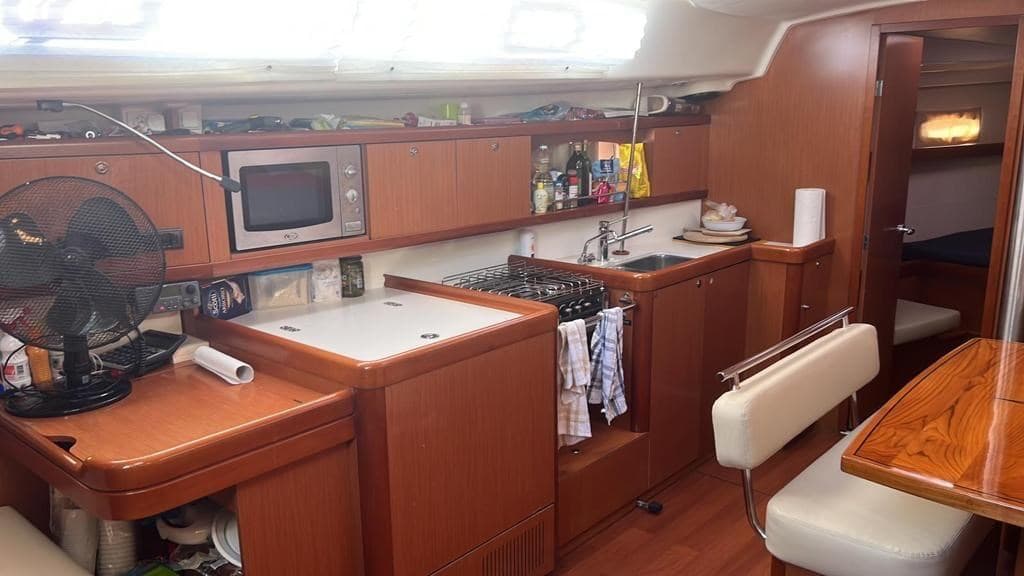 Beneteau OCEANIS 43 used - hero image 8