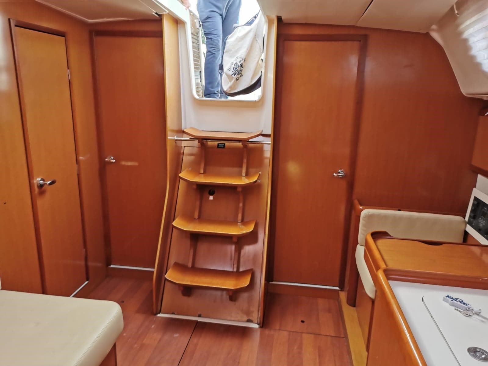 Beneteau Oceanis 43 d'occasion - détail 4