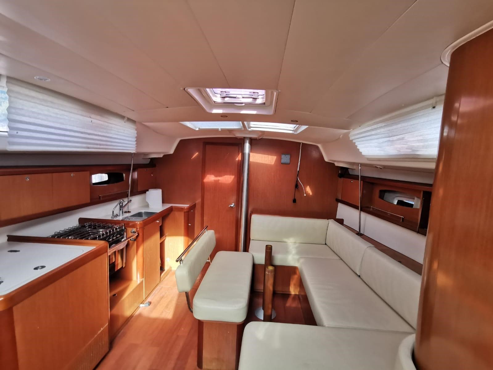 Beneteau OCEANIS 43 used - hero image 5