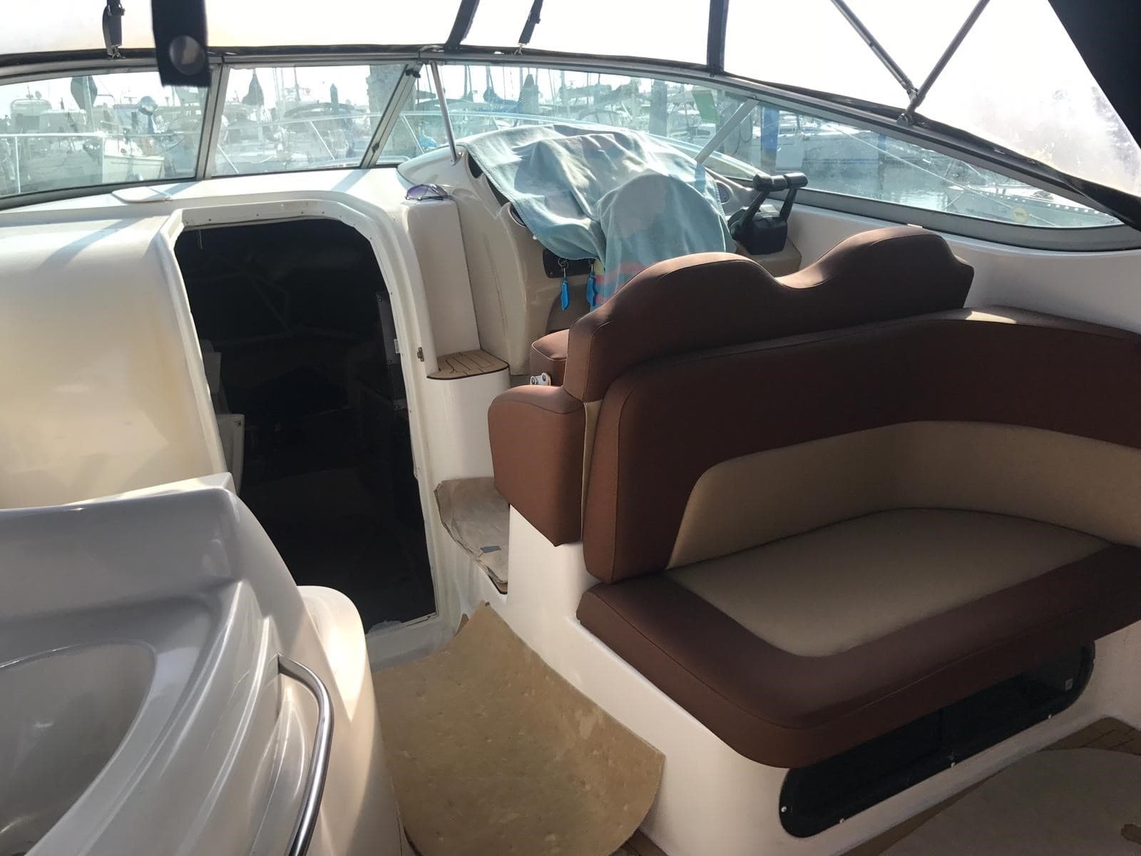 Chaparral Signature 290 - Interior View Chaparral Signature 290 - Interior View