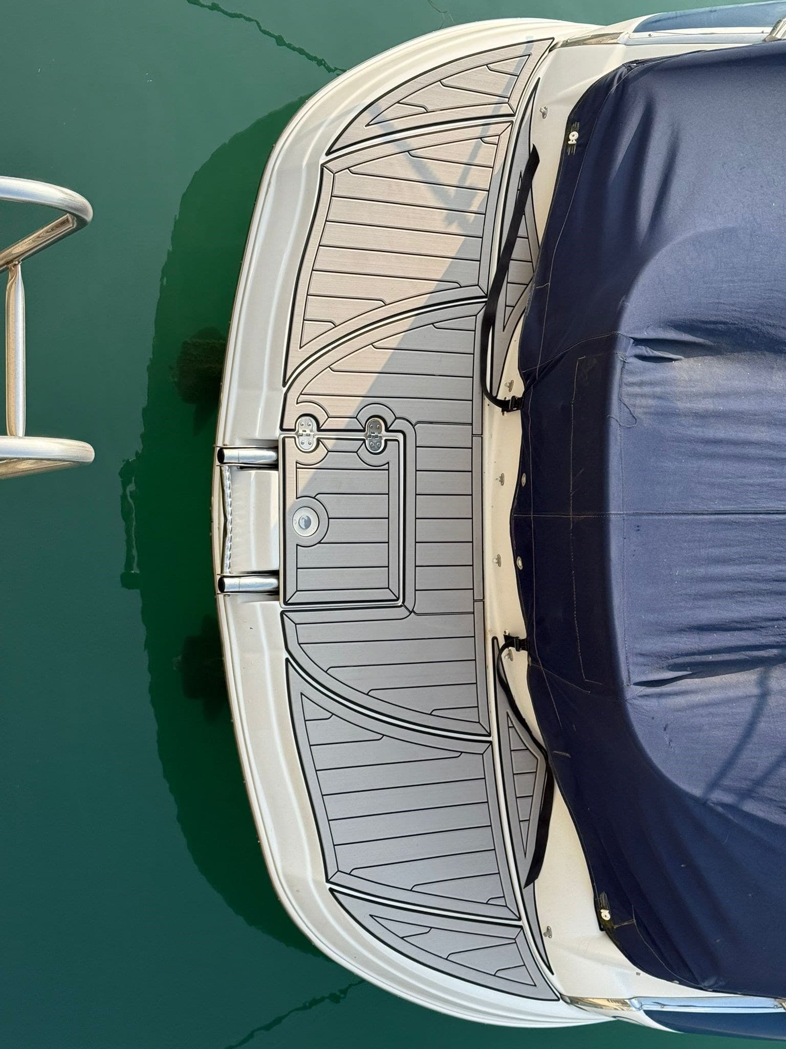 Crownline 315 Scr - Deck View Crownline 315 Scr - Deck View