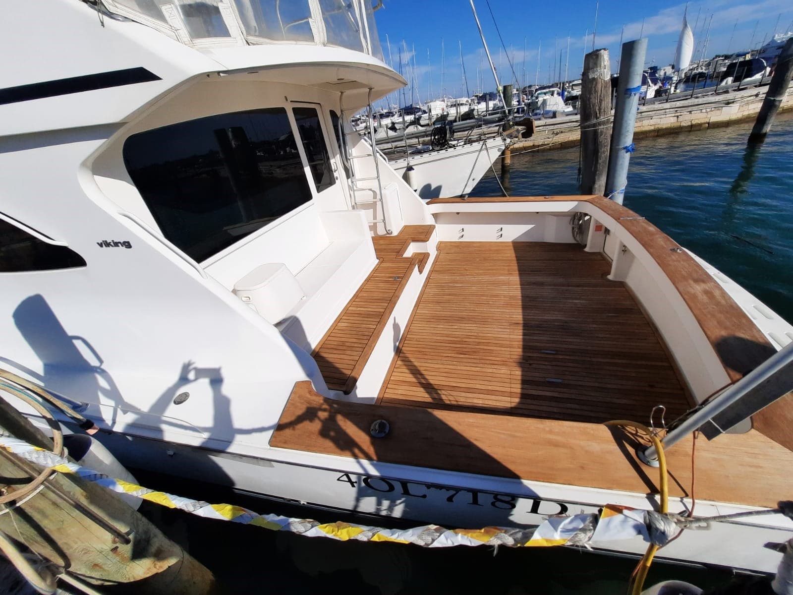 Viking Yachts 57' Convertible used - detail 3