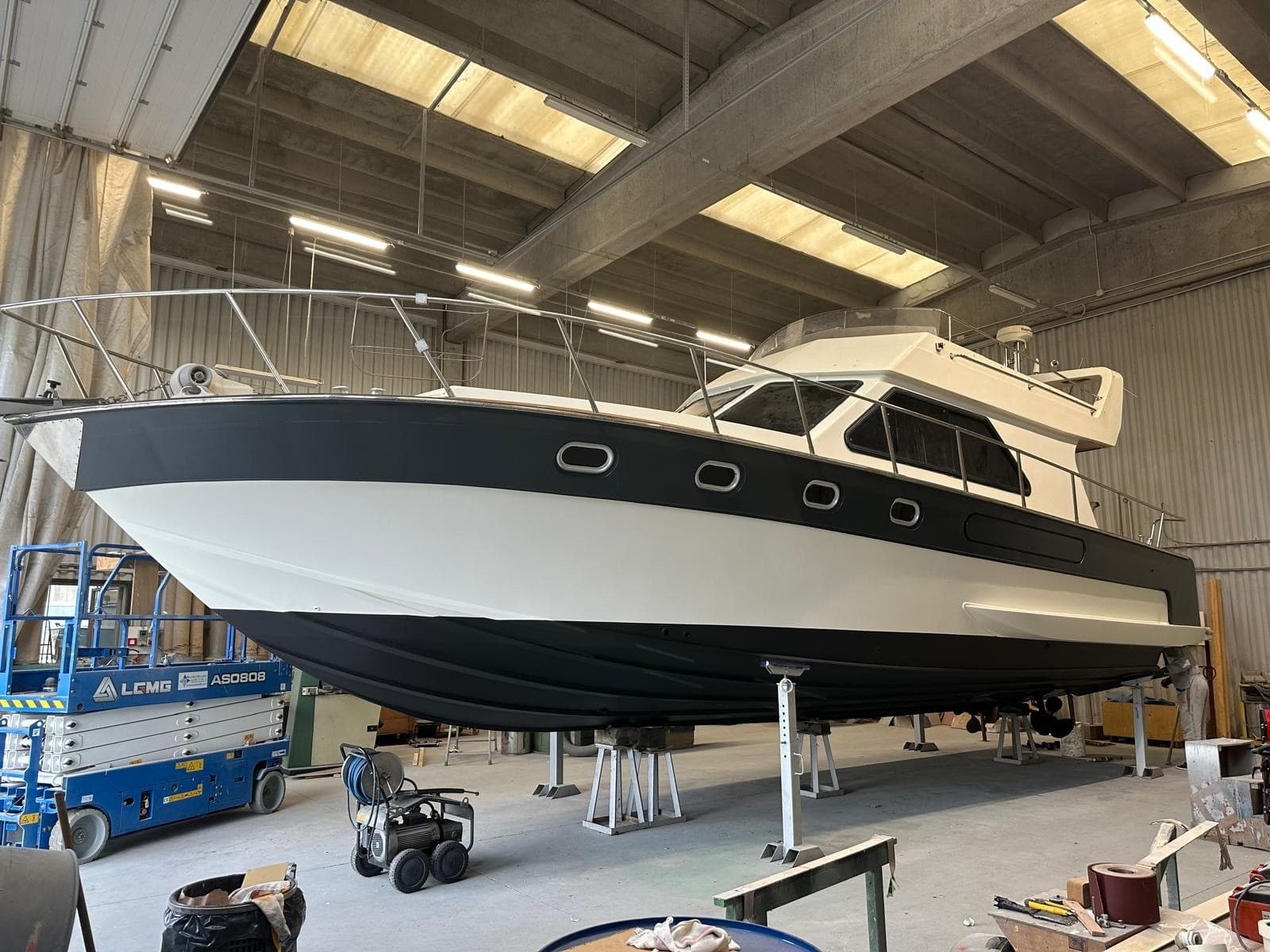 Mochi Craft Mochi 42 - Interior View Mochi Craft Mochi 42 - Interior View