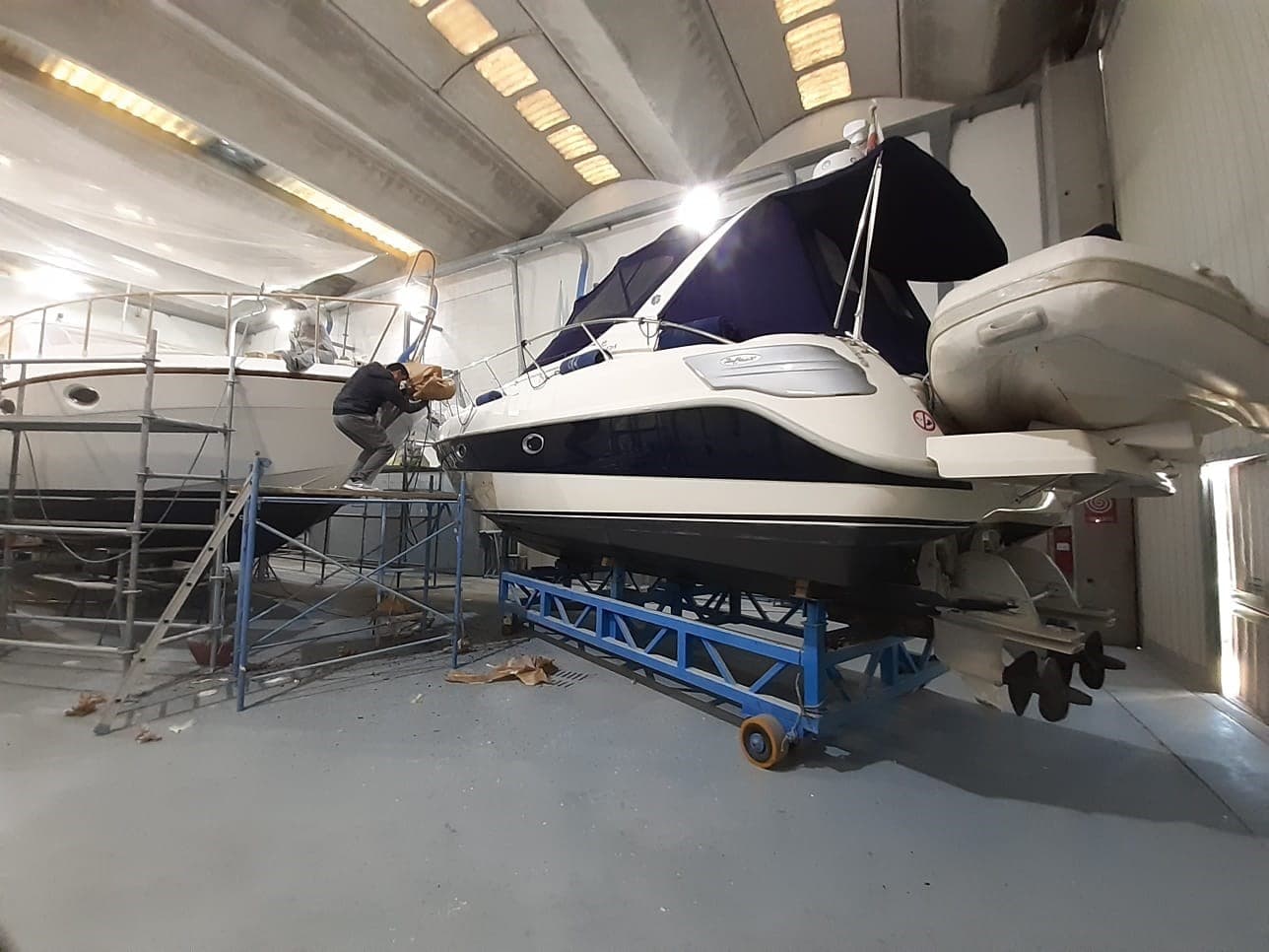 Cranchi Zaffiro 34 - Deck View Cranchi Zaffiro 34 - Deck View