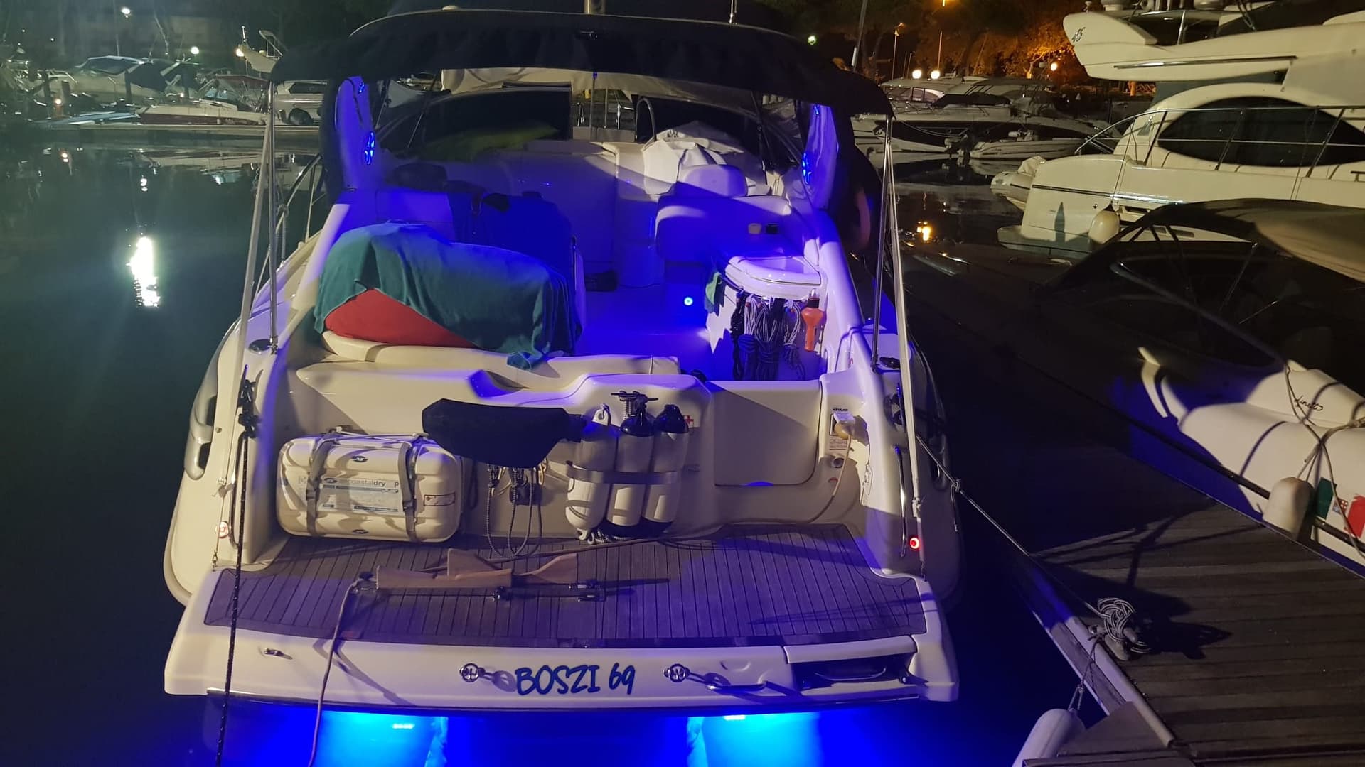 Cranchi Zaffiro 34 - Detail View 1 Cranchi Zaffiro 34 - Detail View 1