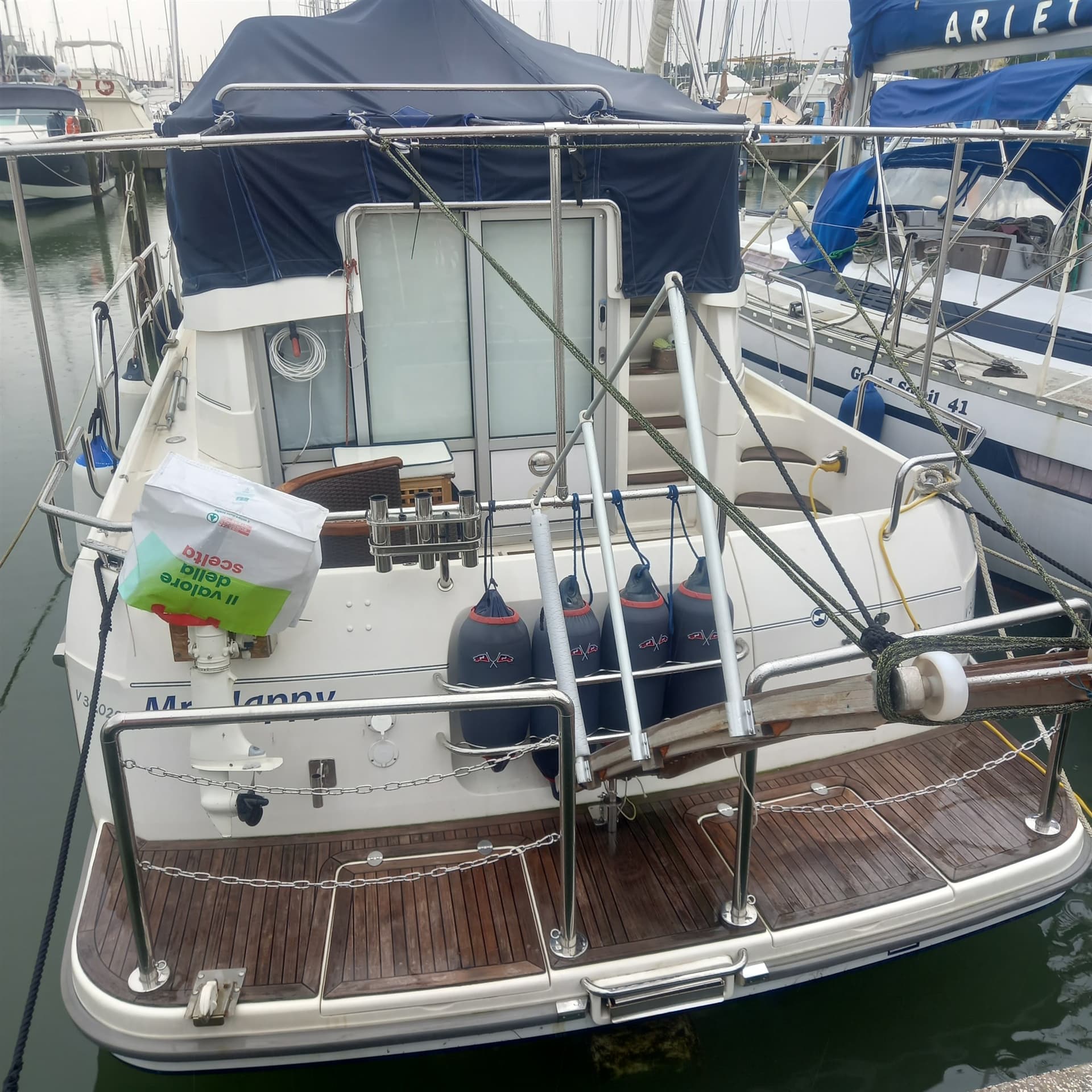 Nimbus 340 Commander - Detail View 1 Nimbus 340 Commander - Detail View 1