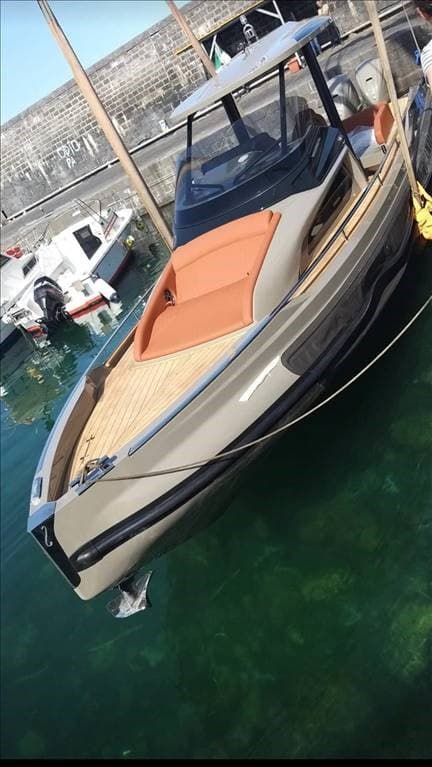 Capelli Stradivari 43 - Main View Capelli Stradivari 43 - Main View