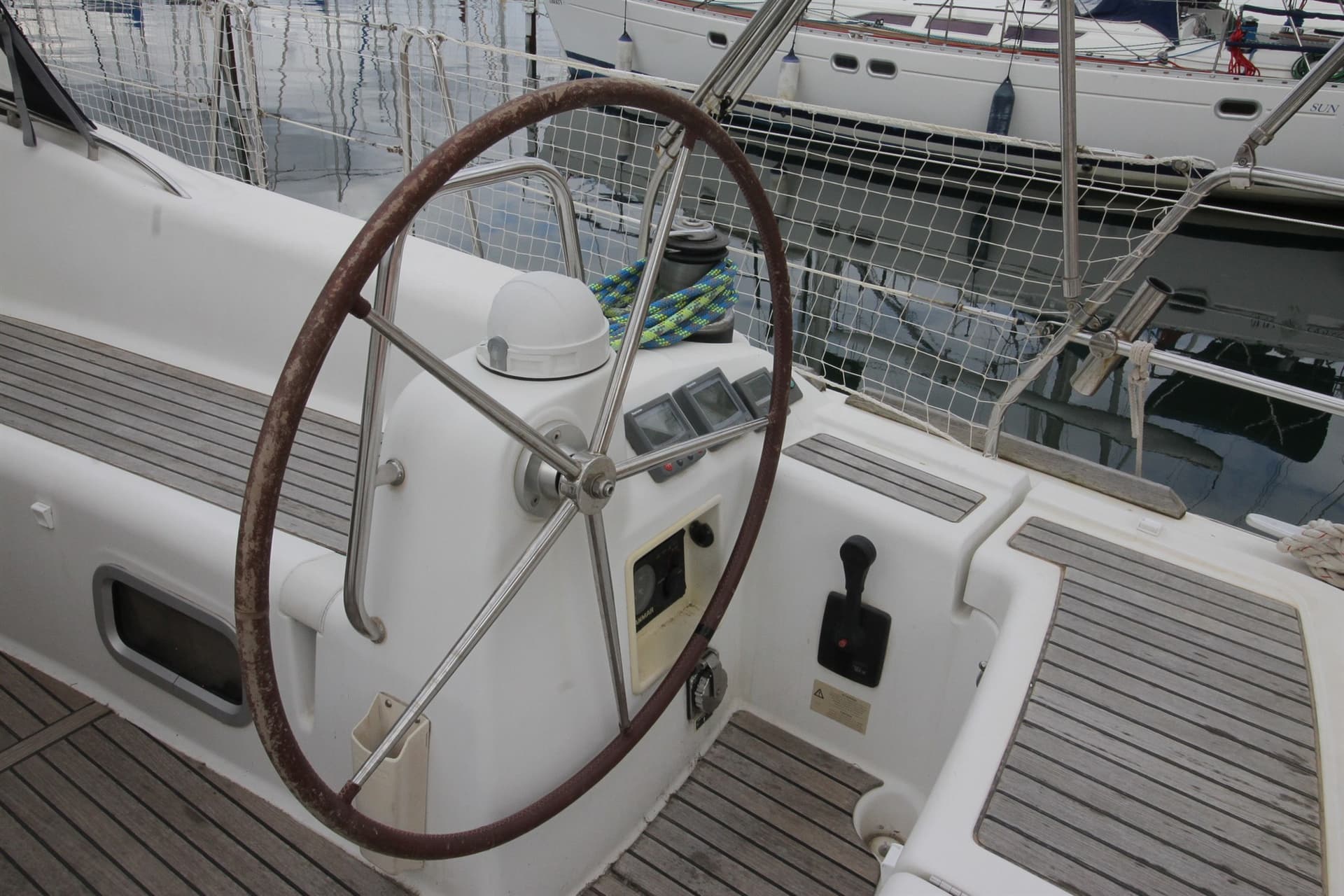 Beneteau Oceanis 46 - Deck View Beneteau Oceanis 46 - Deck View