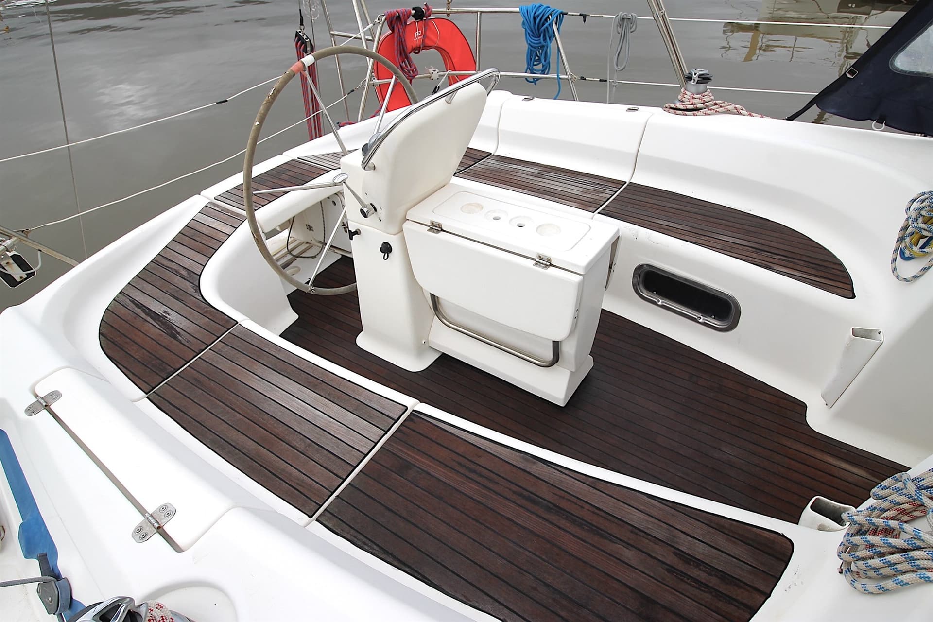 Bavaria Bavaria 40 - Deck View Bavaria Bavaria 40 - Deck View