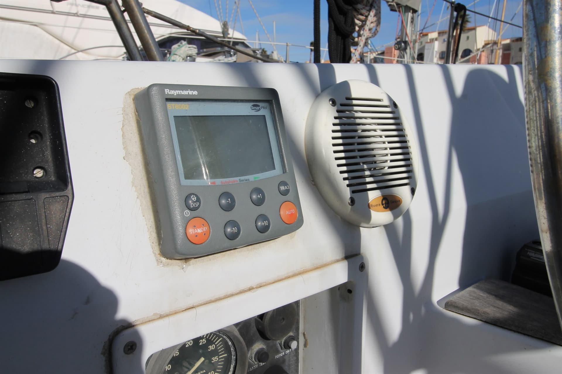 Comar Genesi 43 Sport - Deck View Comar Genesi 43 Sport - Deck View