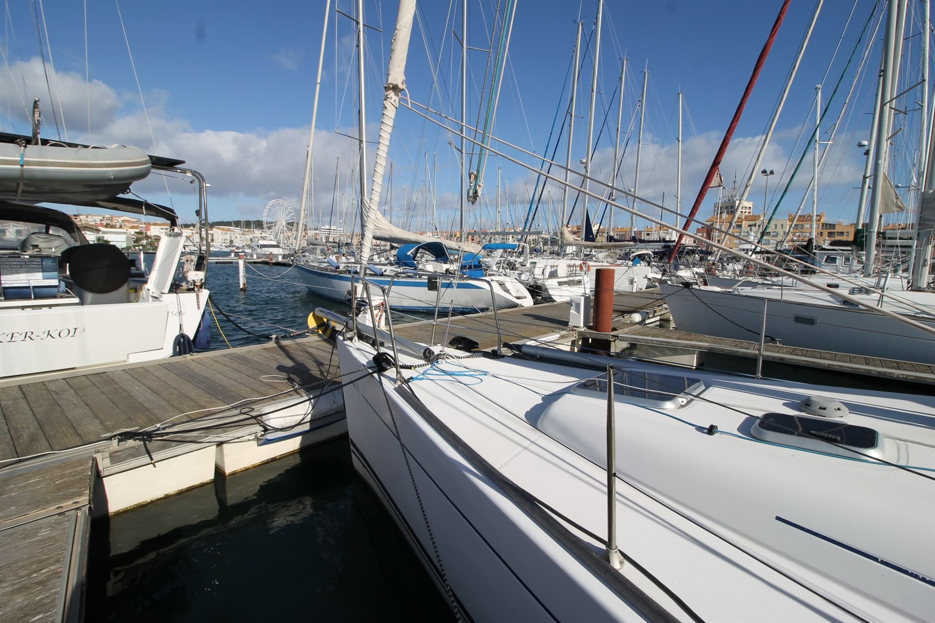 Dufour Yachts Dufour 40 - Deck View Dufour Yachts Dufour 40 - Deck View