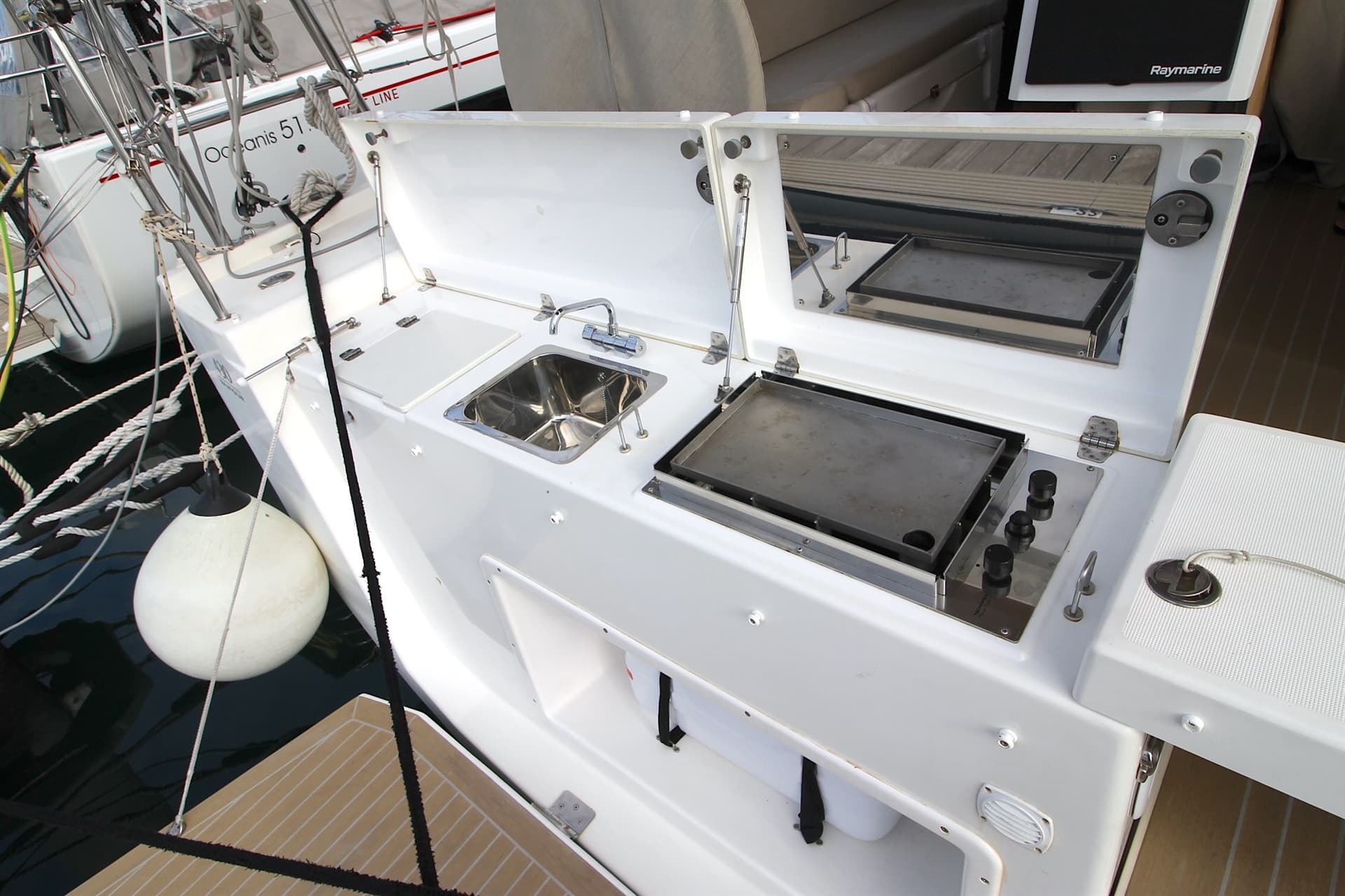 Dufour Yachts 430 Grand Large - Deck View Dufour Yachts 430 Grand Large - Deck View