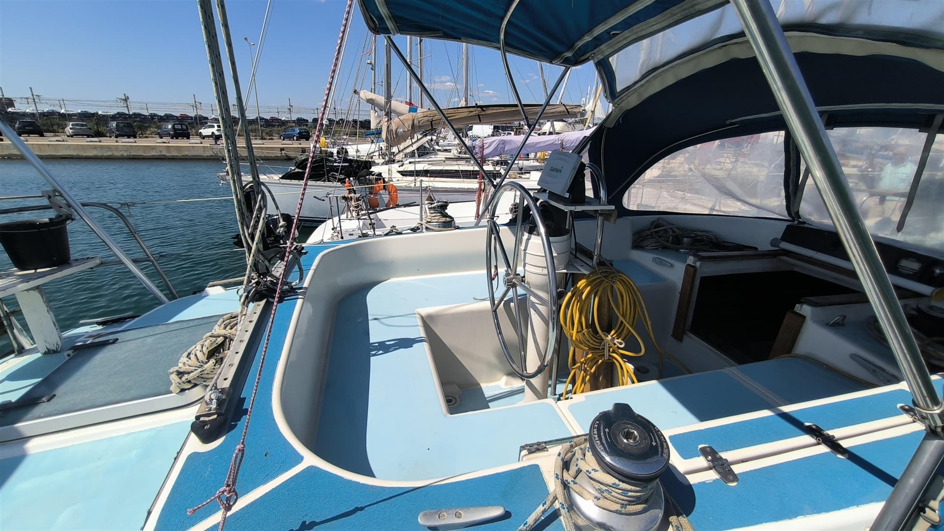 Westerly Seahawk 34 - Deck View Westerly Seahawk 34 - Deck View