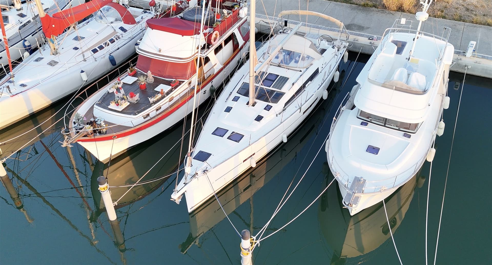 Dufour Yachts Dufour 512 - Main View Dufour Yachts Dufour 512 - Main View