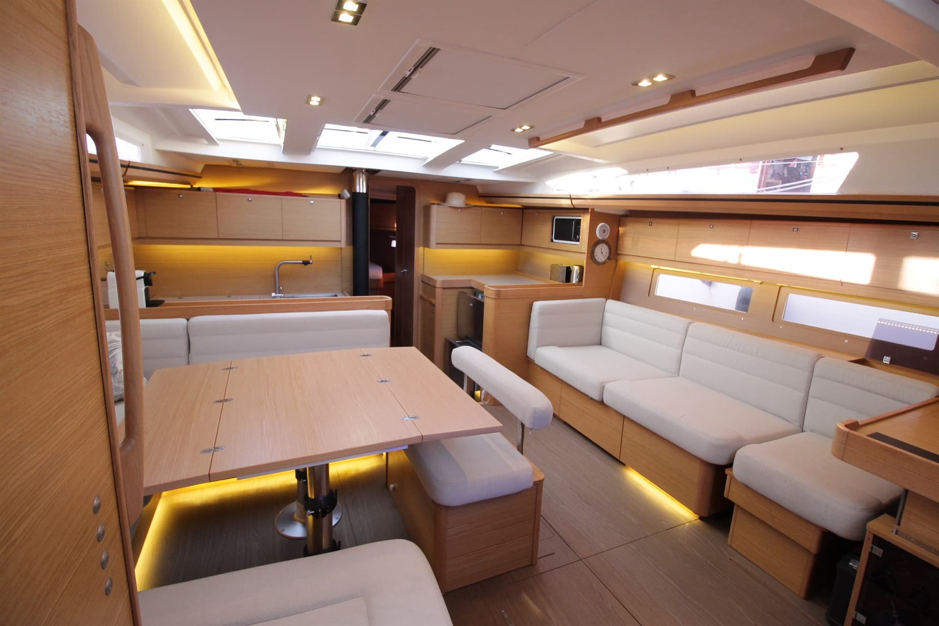 Dufour Yachts DUFOUR 512 d'occasion - image hero 12
