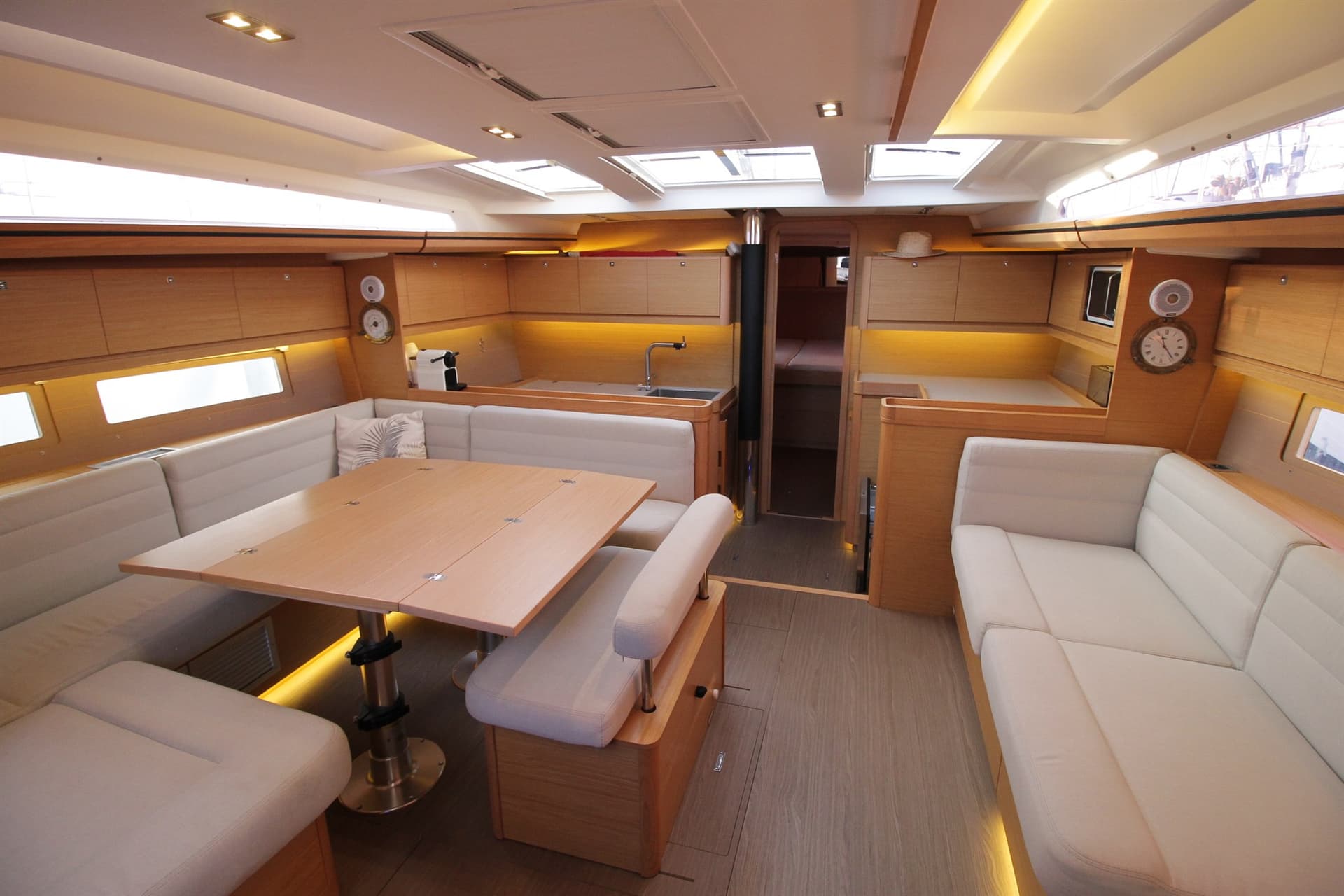 Dufour Yachts DUFOUR 512 d'occasion - image hero 13