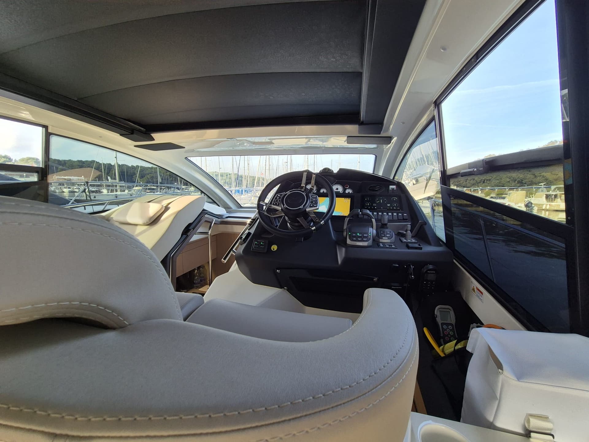 Cranchi M44 HT usato - foto hero 6