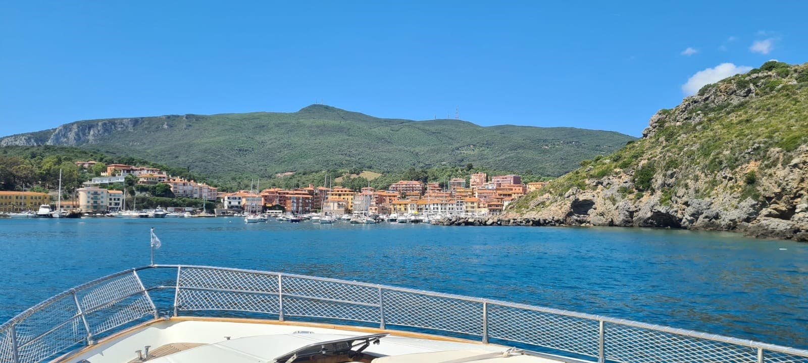 Navalia 58 - Deck View Navalia 58 - Deck View