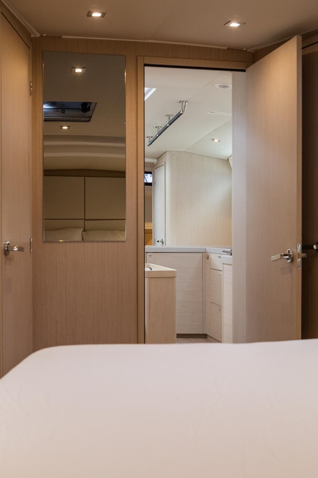 Beneteau OCEANIS 46.1 usato - foto hero 11