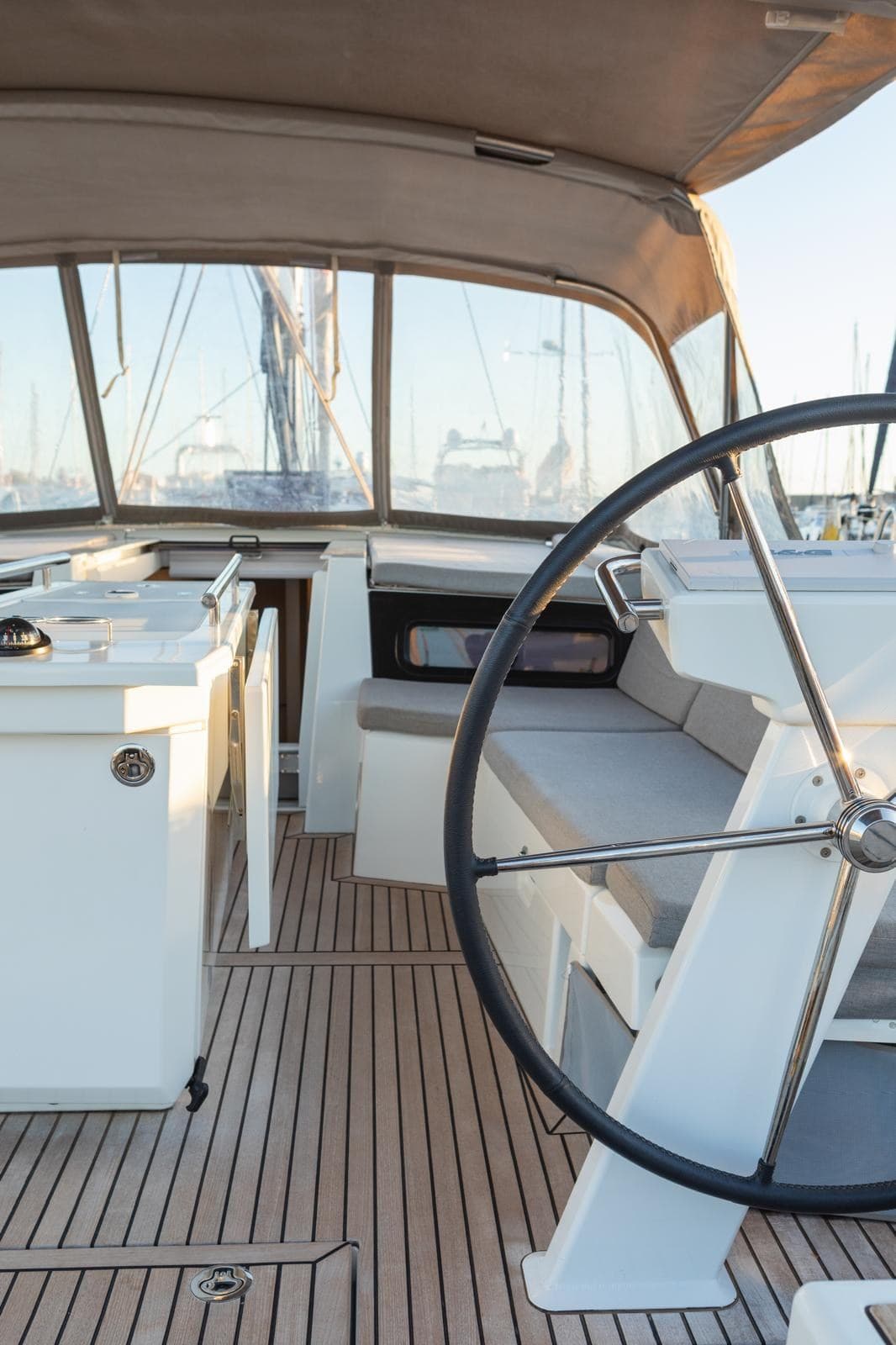 Beneteau OCEANIS 46.1 usato - foto hero 24