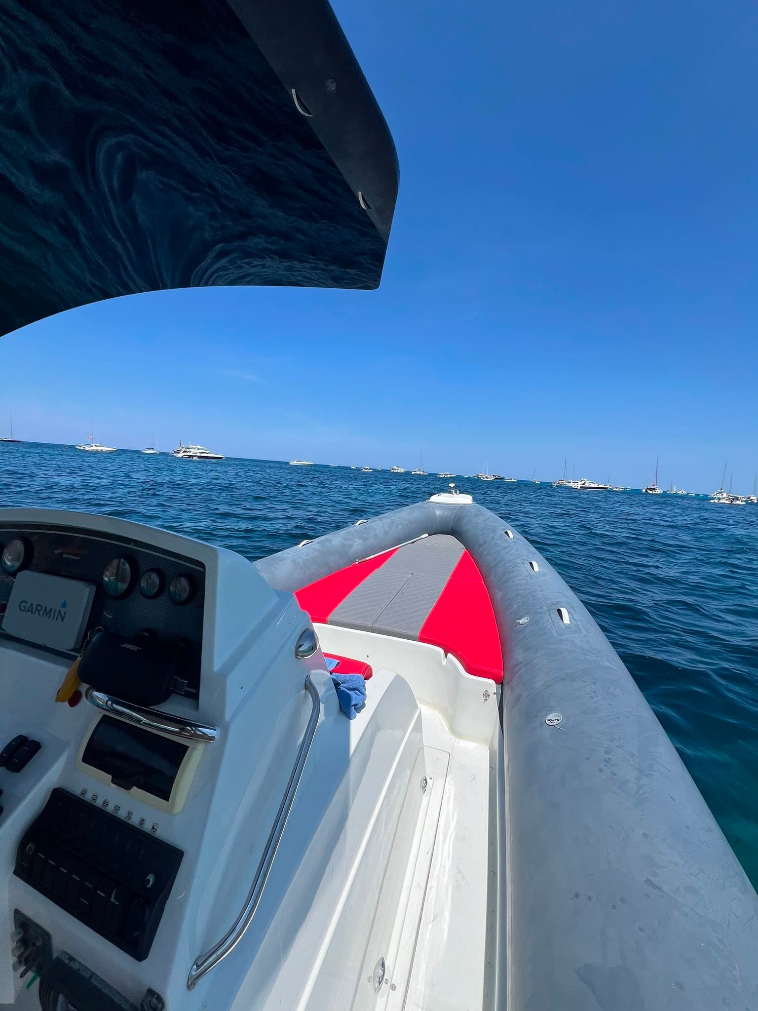 Doviboat Supremus 33 used - hero image 9