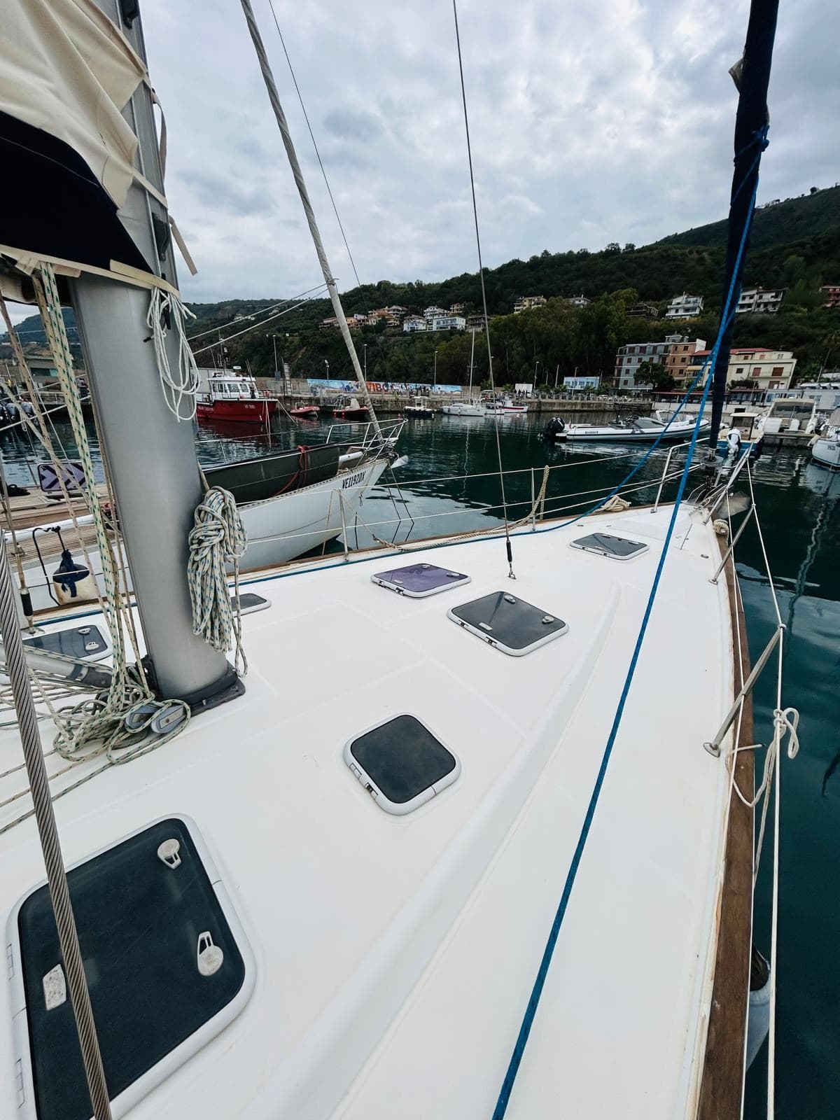 Beneteau Oceanis 473 - Interior View Beneteau Oceanis 473 - Interior View