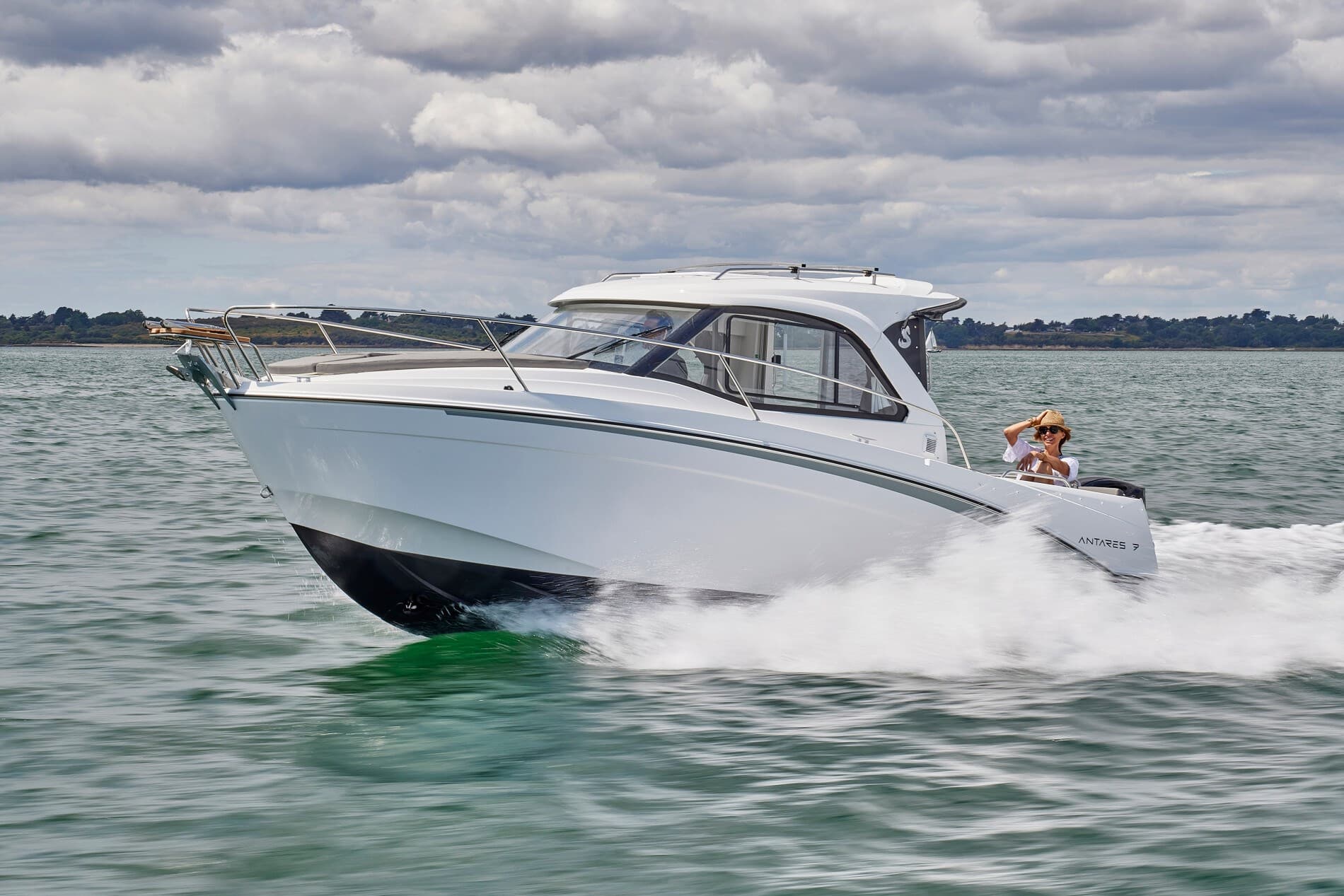Beneteau Antares 7 Fishing gebraucht - Detail 1