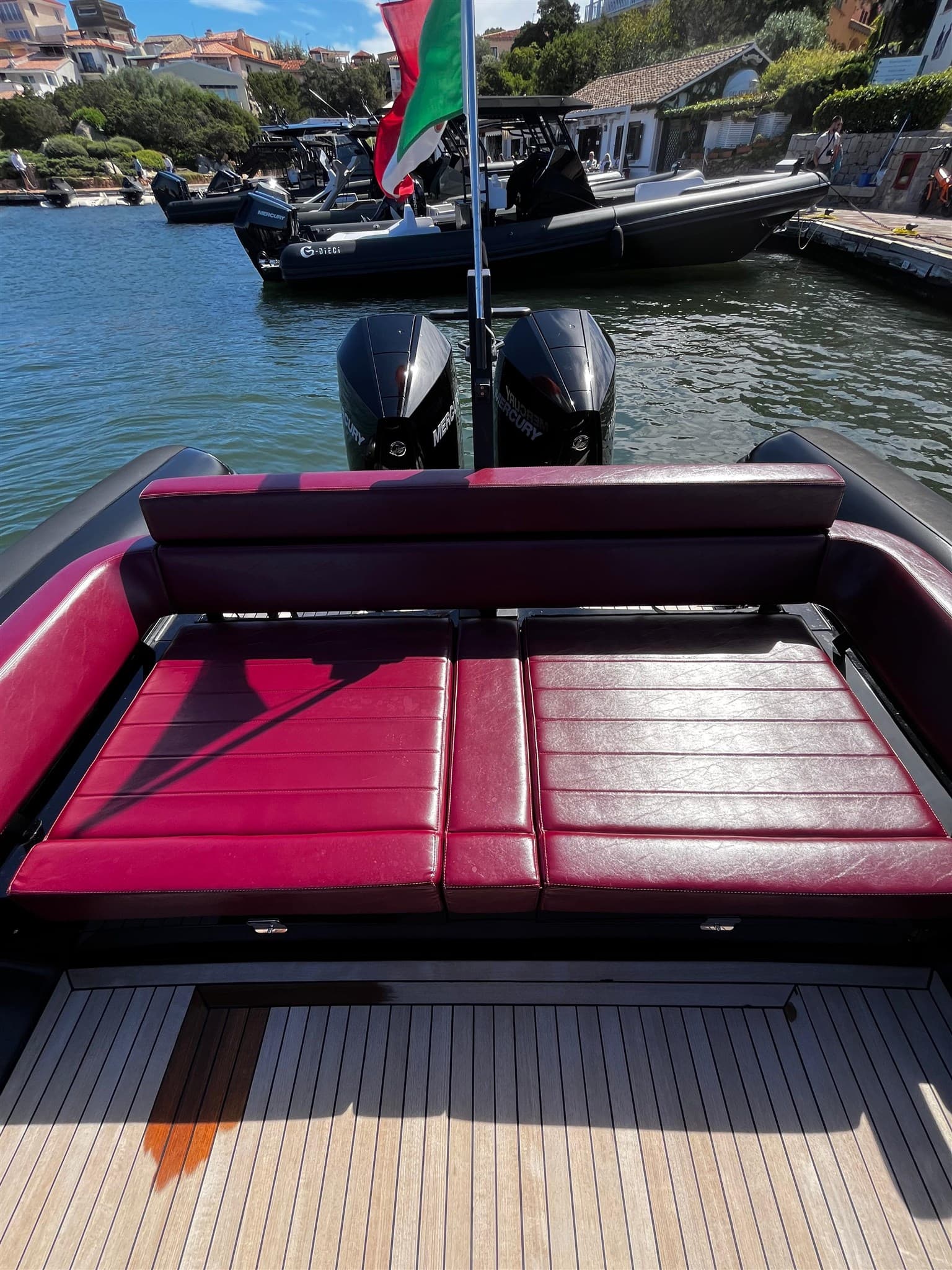 Novamarine Rh 1000 - Deck View Novamarine Rh 1000 - Deck View